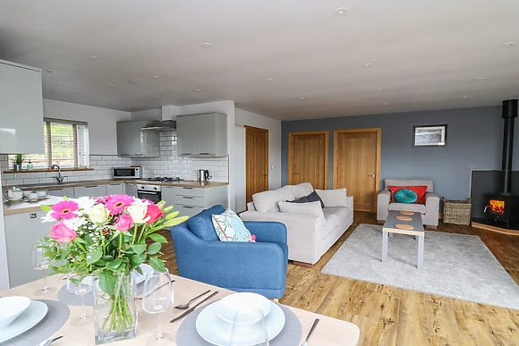 Llyn Cae Ty Nant Fishery Holiday Let