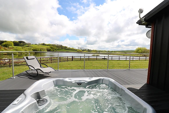 Llyn Cae Ty Nant Fishery Holiday Let