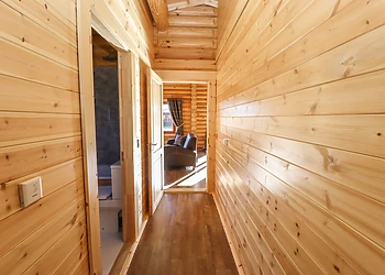 Holly Lodge