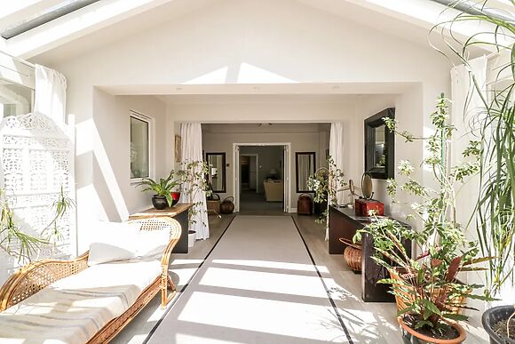 The River House. Avon Valley. Stonehenge (with Fishing)