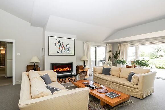 The River House. Avon Valley. Stonehenge (with Fishing)