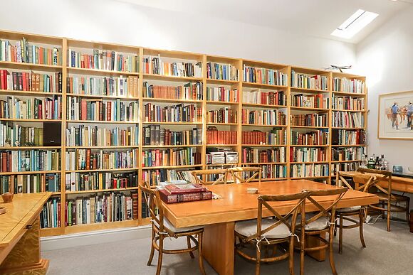 The River House. Avon Valley. Stonehenge (with Fishing)