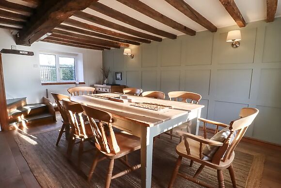 1 WhiteHouse Cottages