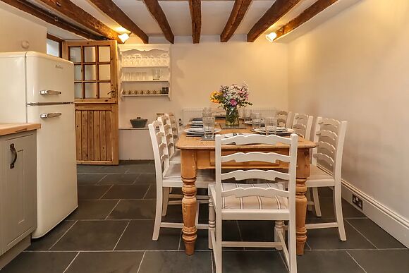 1 WhiteHouse Cottages