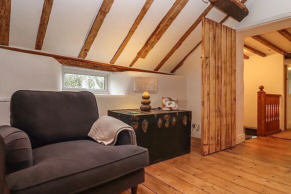 1 WhiteHouse Cottages