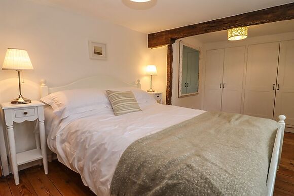 1 WhiteHouse Cottages