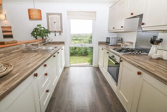 Sunstone Lodge (Garreg Haul Lodge)