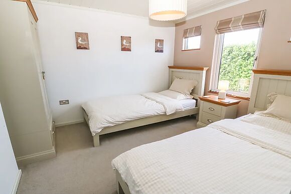 Sunstone Lodge (Garreg Haul Lodge)