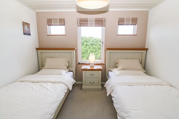 Sunstone Lodge (Garreg Haul Lodge)