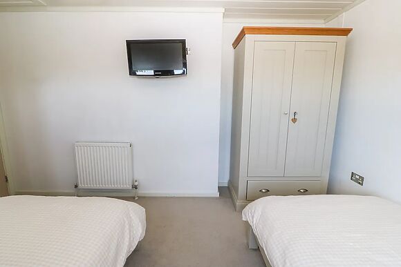 Sunstone Lodge (Garreg Haul Lodge)