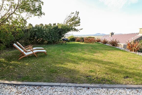 Sunstone Lodge (Garreg Haul Lodge)