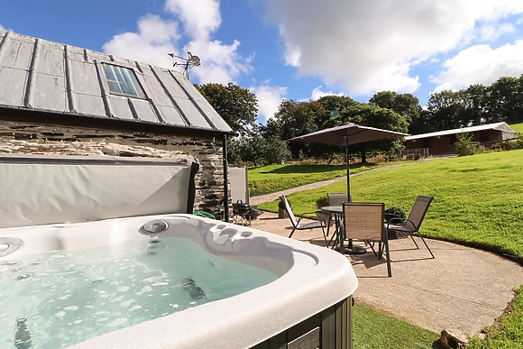 Y Felin at Coed Cadw