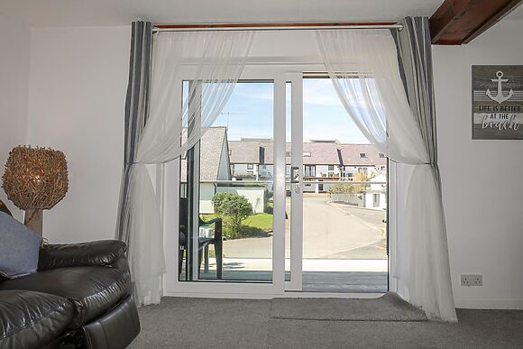 Bywyd Da (232 Cae Du)