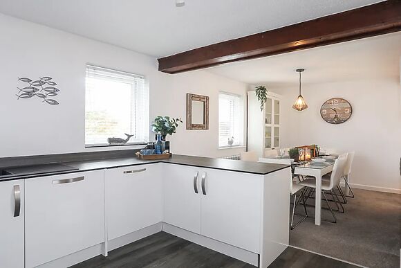 Bywyd Da (232 Cae Du)