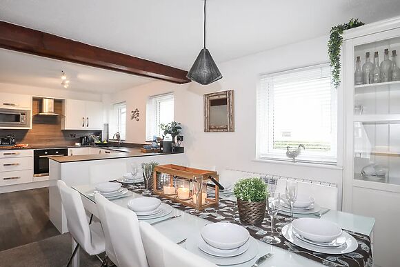 Bywyd Da (232 Cae Du)