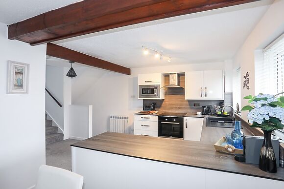 Bywyd Da (232 Cae Du)