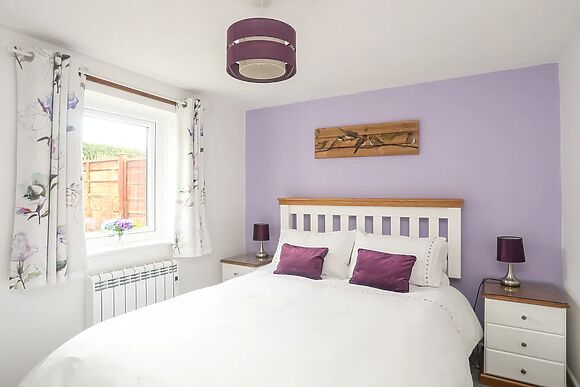 Bywyd Da (232 Cae Du)