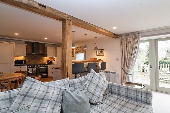 Stow Cottage Barn