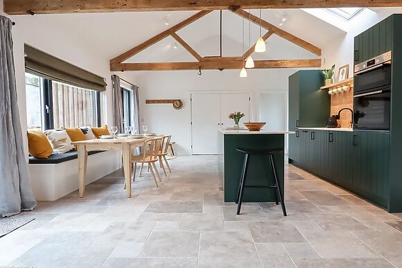 1 Caddaford Barns