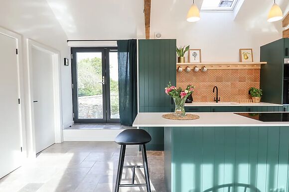 1 Caddaford Barns