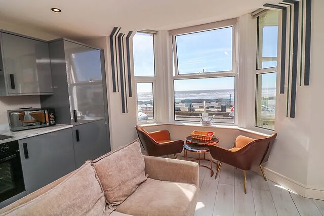 Apt 4 @ Hunter's Quay