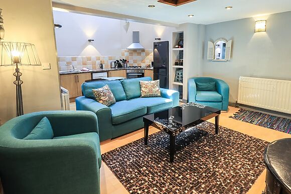 2 The Old Coach House