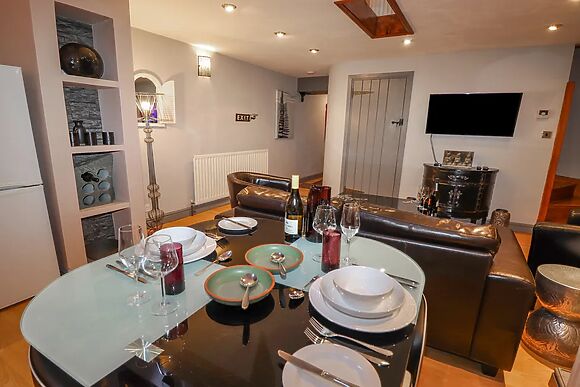 2 The Old Coach House