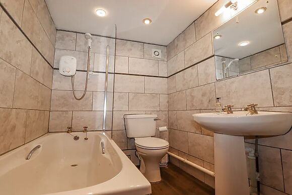 2 The Old Coach House