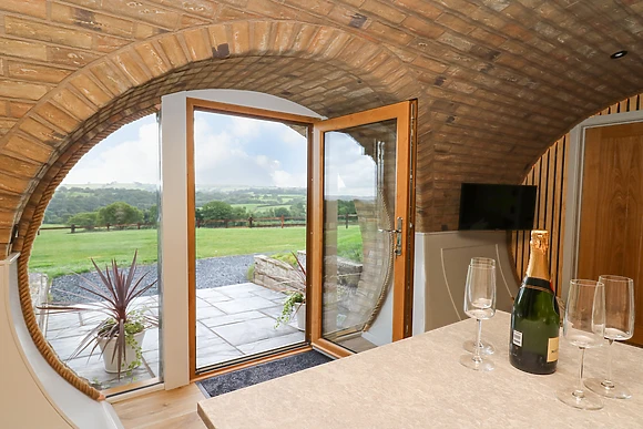 Derwen at Tan Y Wawr