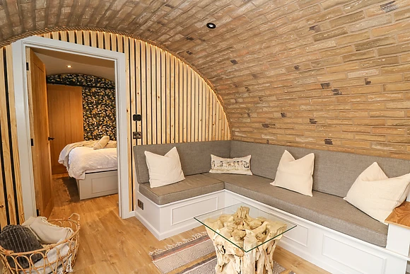 Derwen at Tan Y Wawr