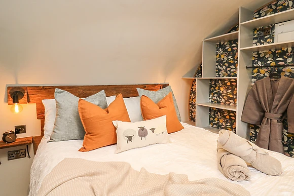 Derwen at Tan Y Wawr