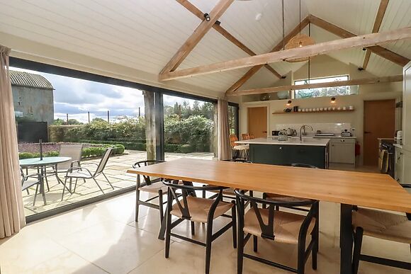 Hawthorn Barn