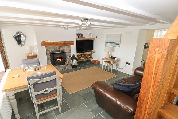 1 Salt Cottage