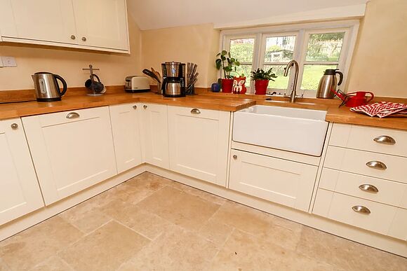 19 Clatterford Shute