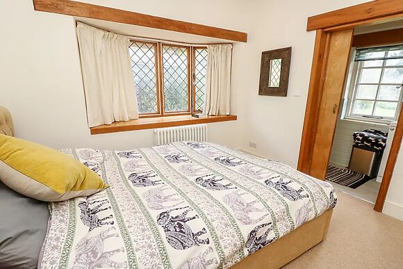 19 Clatterford Shute