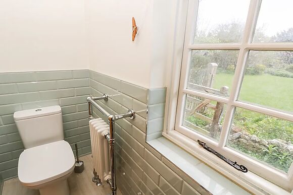 19 Clatterford Shute