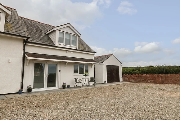 Bryn Eglwys Bach
