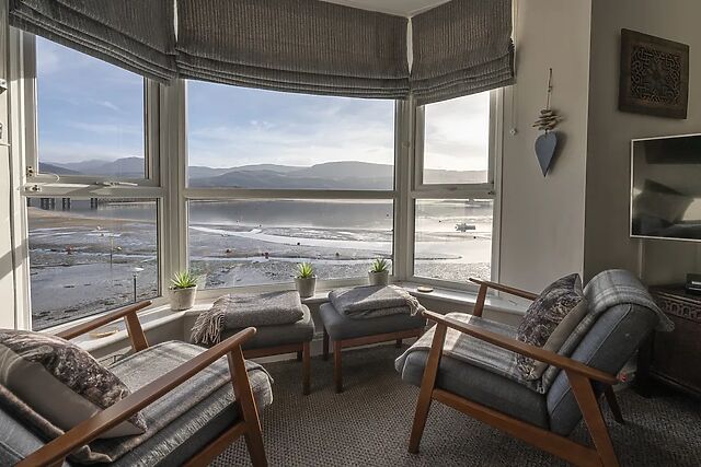 Harbour View - Flat 2 - Tudor House