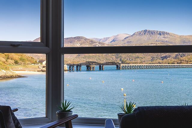 Harbour View - Flat 2 - Tudor House