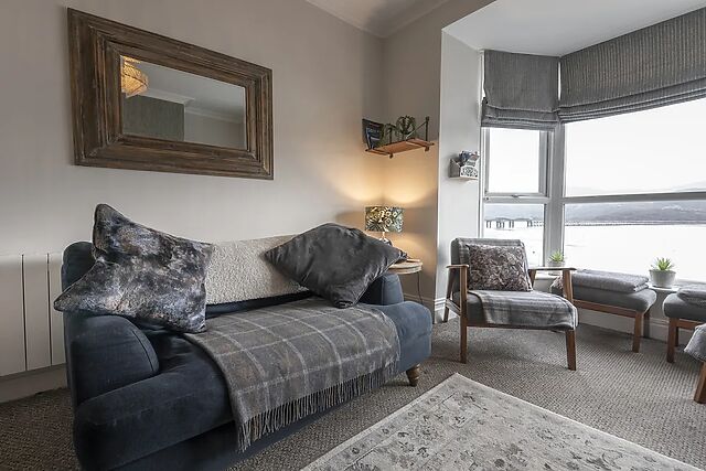 Harbour View - Flat 2 - Tudor House