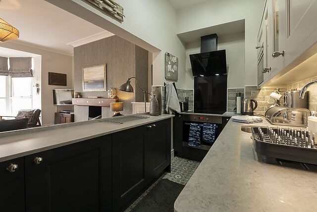 Harbour View - Flat 2 - Tudor House