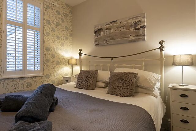 Harbour View - Flat 2 - Tudor House