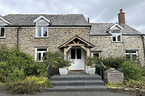 Middle Dean Farmhouse