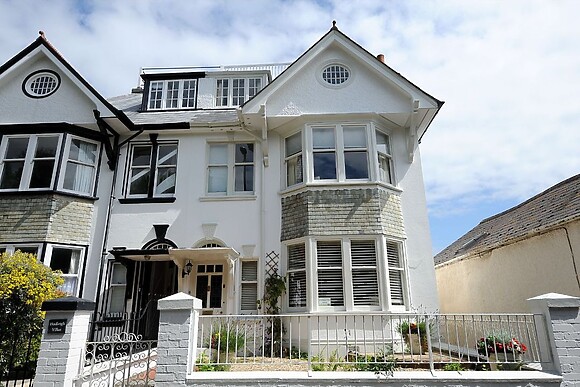 2 Hadleigh Villas