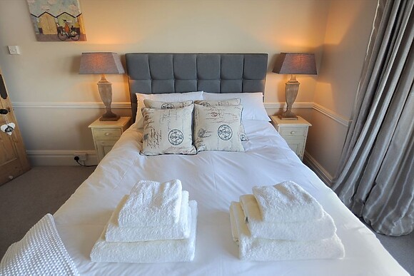 2 Hadleigh Villas