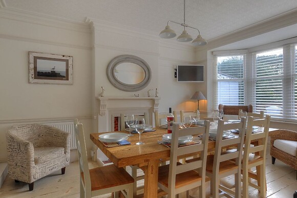 2 Hadleigh Villas