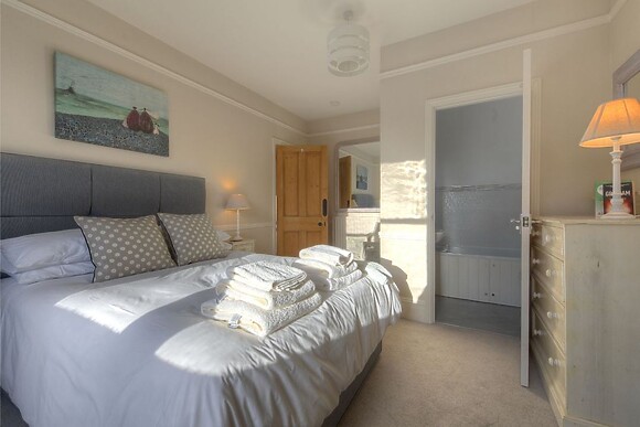 2 Hadleigh Villas