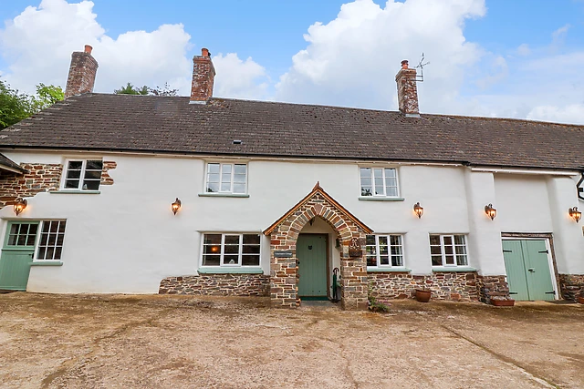 Fishermen's Cottage at Chawleigh comes with half a mile of the River Taw for fly fishing