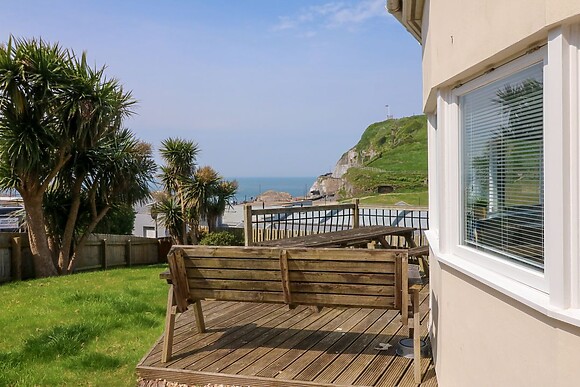 11 Cove View Apartments