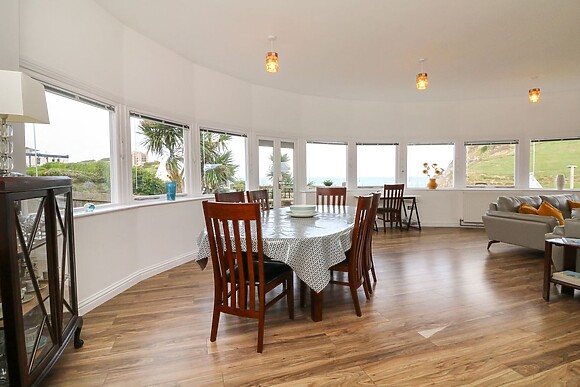 11 Cove View Apartments